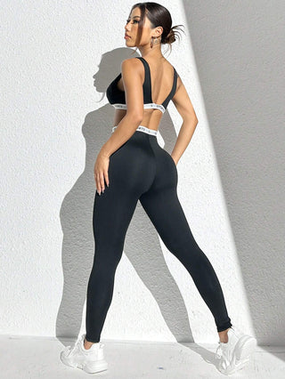 Cicada - Sexet dyb V-bh og stramme leggings