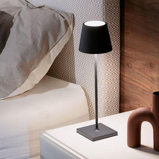 Minimalistisk trådløs justerbar designlampe