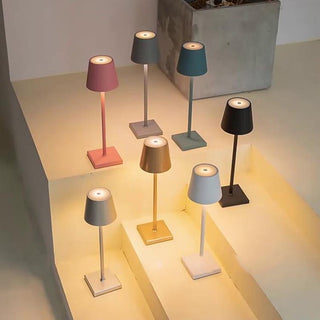 Minimalistisk trådløs justerbar designlampe